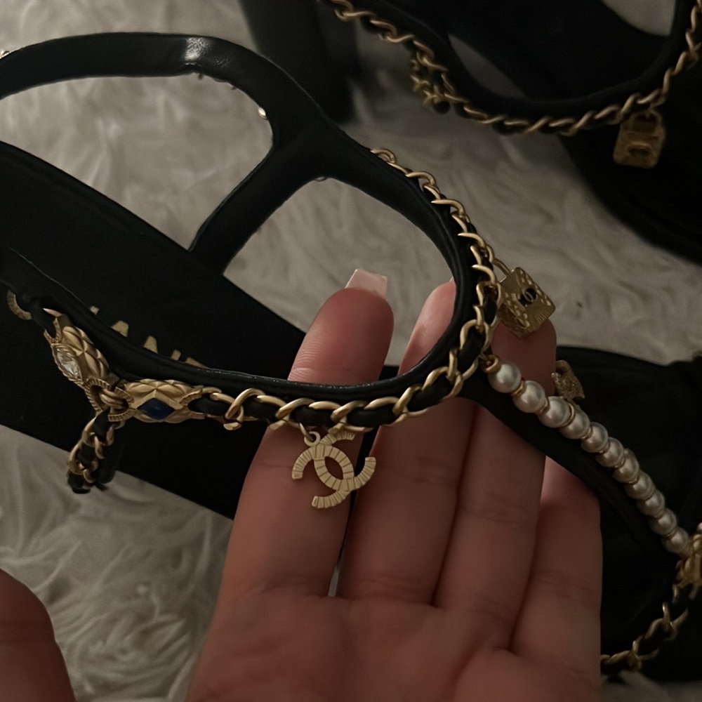 CHANEL New Interlocking Black T-strap Sandals - Picture 10 of 13